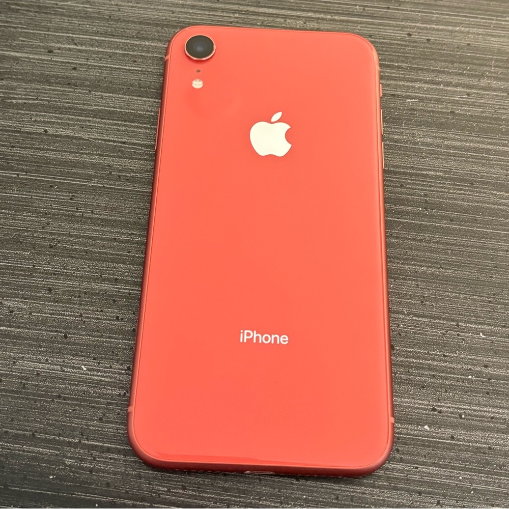 iPhone XR coral colour 64g